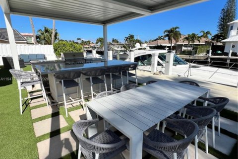 Снять в аренду виллу или дом в Форт-Лодердейл, Флорида 3 спальни, 205.96м2, № 2003869 - фото 10