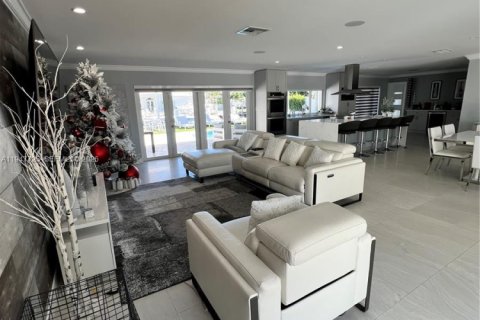 Снять в аренду виллу или дом в Форт-Лодердейл, Флорида 3 спальни, 205.96м2, № 2003869 - фото 24