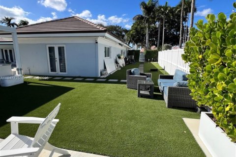 Снять в аренду виллу или дом в Форт-Лодердейл, Флорида 3 спальни, 205.96м2, № 2003869 - фото 8