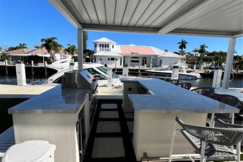 Снять в аренду виллу или дом в Форт-Лодердейл, Флорида 3 спальни, 205.96м2, № 2003869 - фото 9