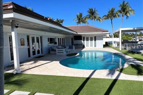 Снять в аренду виллу или дом в Форт-Лодердейл, Флорида 3 спальни, 205.96м2, № 2003869 - фото 19