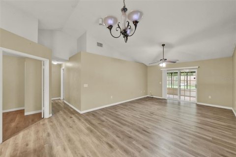 Villa ou maison à louer à Orlando, Floride: 3 chambres, 121.7 m2 № 1872918 - photo 4