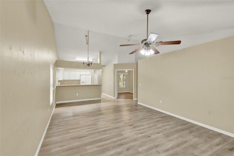 Villa ou maison à louer à Orlando, Floride: 3 chambres, 121.7 m2 № 1872918 - photo 6