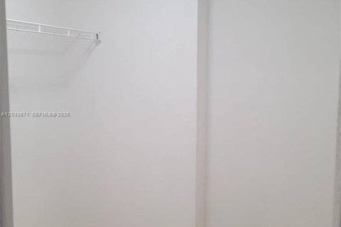 Снять в аренду виллу или дом в Майами, Флорида 3 спальни, 134.71м2, № 2078008 - фото 8