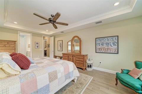 House in Lakewood Ranch, Florida 5 bedrooms, 391.95 sq.m. № 2150692 - photo 26