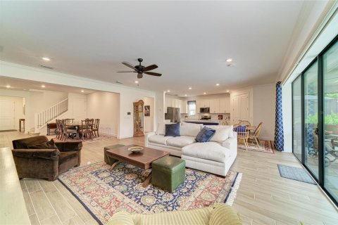 House in Lakewood Ranch, Florida 5 bedrooms, 391.95 sq.m. № 2150692 - photo 14