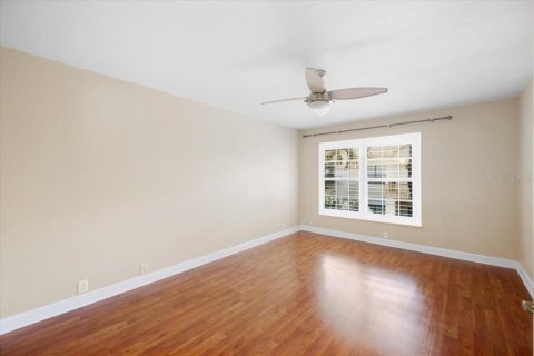 Condo in Safety Harbor, Florida, 2 bedrooms  № 2383727 - photo 12