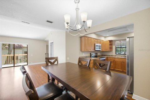 Condo in Safety Harbor, Florida, 2 bedrooms  № 2383727 - photo 8