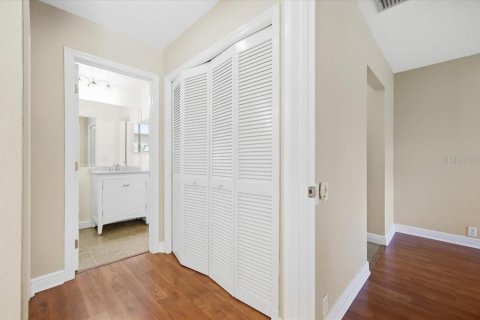 Condo in Safety Harbor, Florida, 2 bedrooms  № 2383727 - photo 11