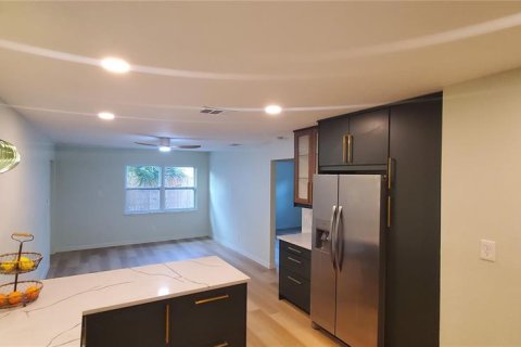 Apartamento en alquiler en Tampa, Florida, 2 dormitorios, 69.68 m2 № 1832818 - foto 2