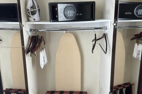 Condominio en venta en Fort Lauderdale, Florida, 1 dormitorio, 50.91 m2 № 1863042 - foto 16