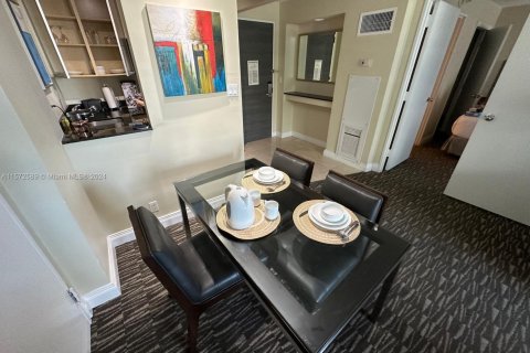 Condominio en venta en Fort Lauderdale, Florida, 1 dormitorio, 50.91 m2 № 1863042 - foto 3