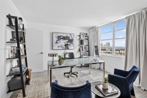 Купить кондоминиум в Авентура, Флорида 2 спальни, 98.29м2, № 2044378 - фото 16