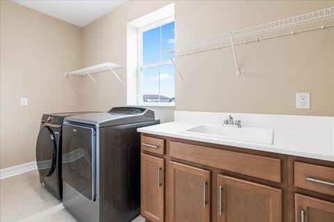 Casa en venta en Wesley Chapel, Florida, 4 dormitorios, 262.08 m2 № 2102175 - foto 26