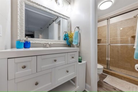 Condo in Indian Shores, Florida, 2 bedrooms  № 2099126 - photo 18