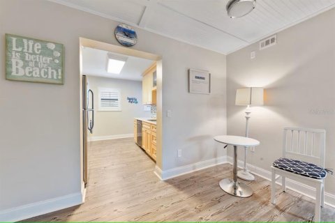Condo in Indian Shores, Florida, 2 bedrooms  № 2099126 - photo 10