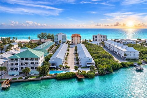 Condo in Indian Shores, Florida, 2 bedrooms № 2099126