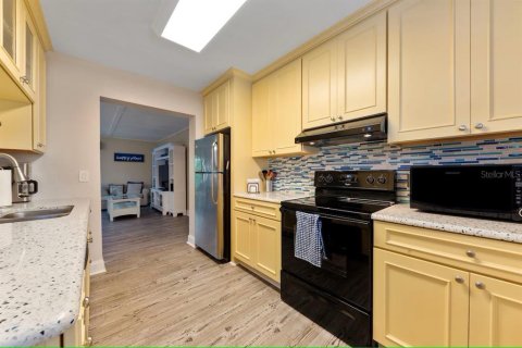 Condo in Indian Shores, Florida, 2 bedrooms  № 2099126 - photo 12