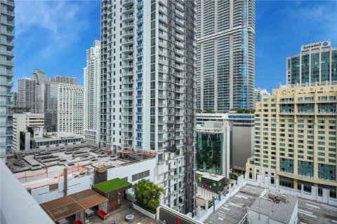 Condominio en alquiler en Miami, Florida, 1 dormitorio, 84.08 m2 № 2054940 - foto 23
