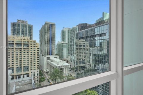 Condominio en alquiler en Miami, Florida, 1 dormitorio, 84.08 m2 № 2054940 - foto 18