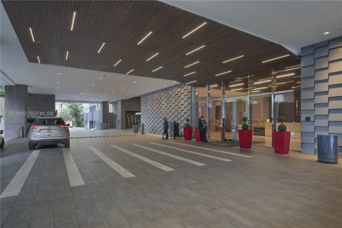 Condominio en alquiler en Miami, Florida, 1 dormitorio, 84.08 m2 № 2054940 - foto 29