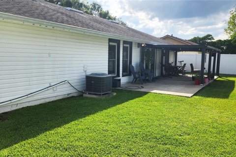 House in Orlando, Florida 3 bedrooms, 116.87 sq.m. № 1782493 - photo 11