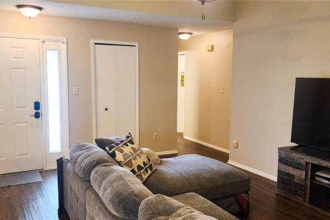 House in Orlando, Florida 3 bedrooms, 116.87 sq.m. № 1782493 - photo 2