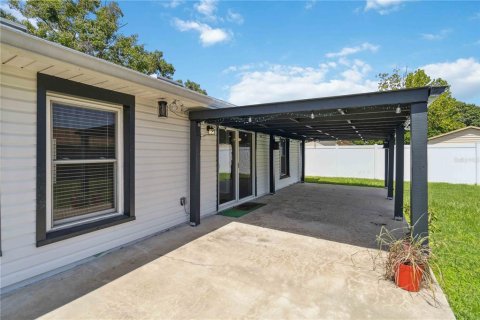House in Orlando, Florida 3 bedrooms, 116.87 sq.m. № 1782493 - photo 19