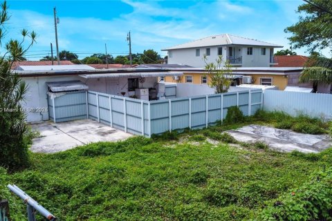 Immobilier commercial à vendre à Miami, Floride: 231.33 m2 № 2018995 - photo 9