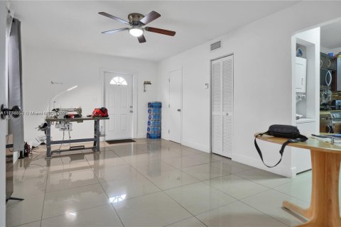 Immobilier commercial à vendre à Miami, Floride: 231.33 m2 № 2018995 - photo 13