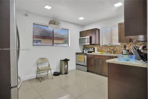 Immobilier commercial à vendre à Miami, Floride: 231.33 m2 № 2018995 - photo 3