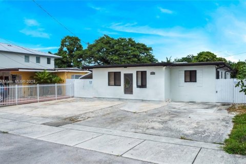Immobilier commercial à vendre à Miami, Floride: 231.33 m2 № 2018995 - photo 10