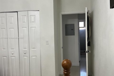 Immobilier commercial à vendre à Miami, Floride: 231.33 m2 № 2018995 - photo 8