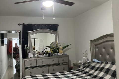 Immobilier commercial à vendre à Miami, Floride: 231.33 m2 № 2018995 - photo 5