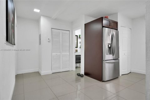 Immobilier commercial à vendre à Miami, Floride: 231.33 m2 № 2018995 - photo 15