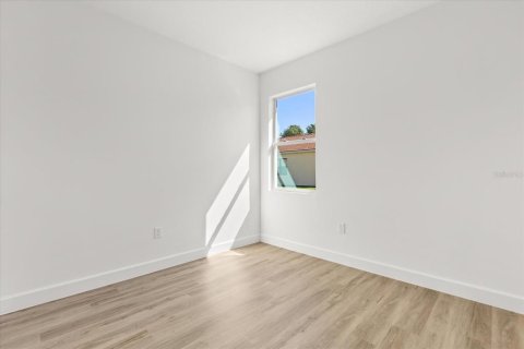 Casa en venta en Kissimmee, Florida, 4 dormitorios, 137.12 m2 № 1750870 - foto 10
