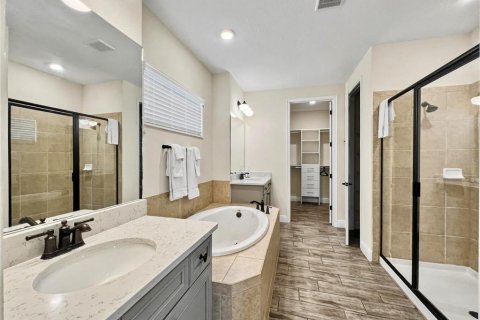 House in Kissimmee, Florida 8 bedrooms, 447.32 sq.m. № 2101511 - photo 27