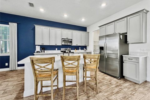 House in Kissimmee, Florida 8 bedrooms, 447.32 sq.m. № 2101511 - photo 11