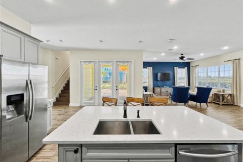 House in Kissimmee, Florida 8 bedrooms, 447.32 sq.m. № 2101511 - photo 14
