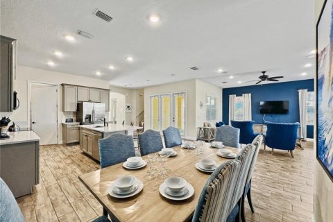 House in Kissimmee, Florida 8 bedrooms, 447.32 sq.m. № 2101511 - photo 15