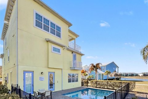 House in Kissimmee, Florida 8 bedrooms, 447.32 sq.m. № 2101511 - photo 3