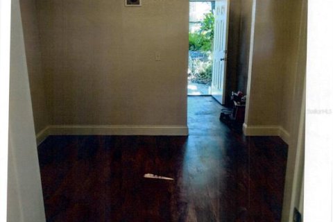 Commercial property in Tampa, Florida 127.46 sq.m. № 2121969 - photo 10