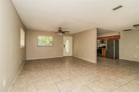 House in Apopka, Florida 3 bedrooms, 143.81 sq.m. № 1815447 - photo 3
