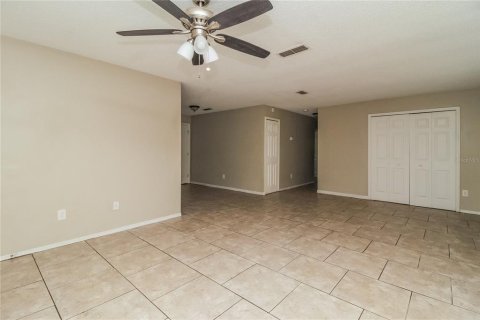 House in Apopka, Florida 3 bedrooms, 143.81 sq.m. № 1815447 - photo 4