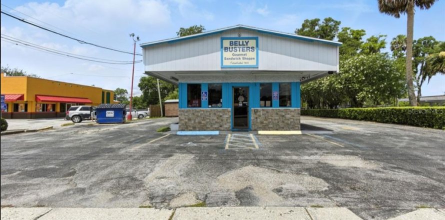Immobilier commercial à DeLand, Floride 73.02 m2 № 1819497