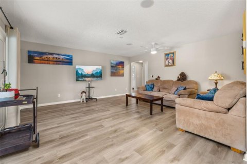 Casa en venta en Palm Coast, Florida, 3 dormitorios, 187.29 m2 № 2157572 - foto 17