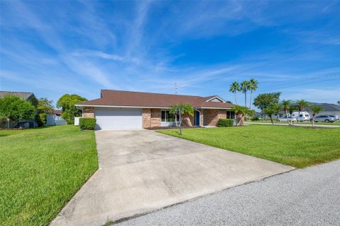 Casa en venta en Palm Coast, Florida, 3 dormitorios, 187.29 m2 № 2157572 - foto 4