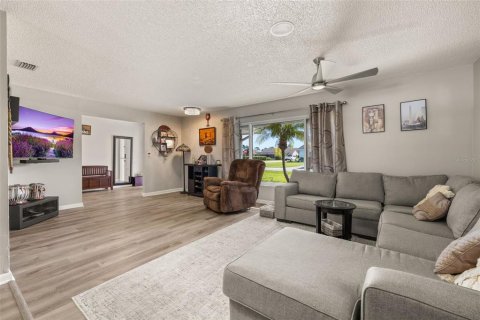 Casa en venta en Palm Coast, Florida, 3 dormitorios, 187.29 m2 № 2157572 - foto 11