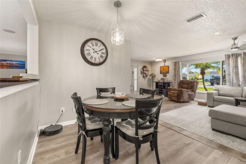 Casa en venta en Palm Coast, Florida, 3 dormitorios, 187.29 m2 № 2157572 - foto 14
