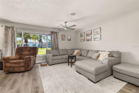 Casa en venta en Palm Coast, Florida, 3 dormitorios, 187.29 m2 № 2157572 - foto 10
